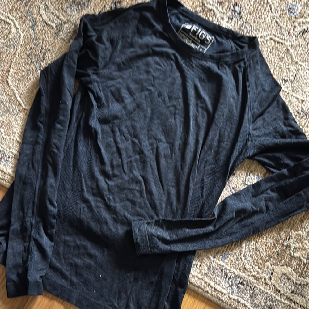 FIGS Women’s Blue Long Sleeve Shirt